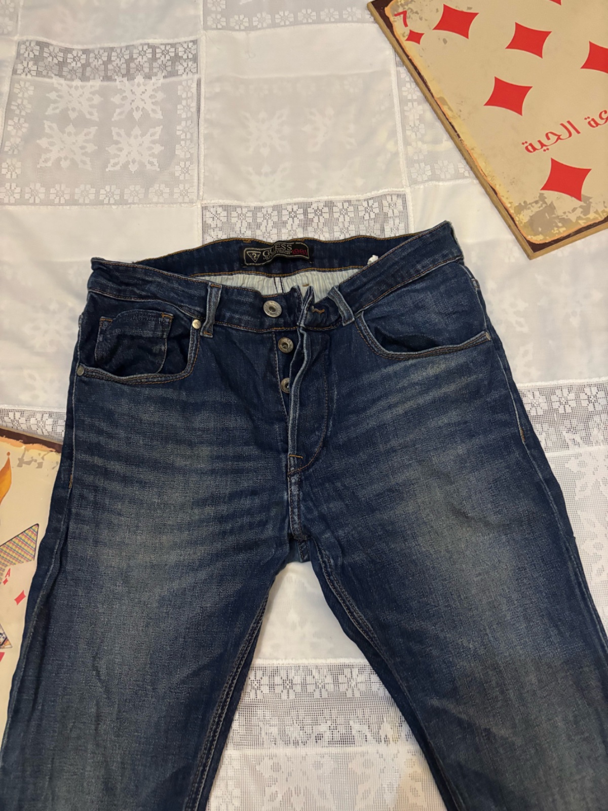 Jeans GUESS taille 33 en tres bon etat