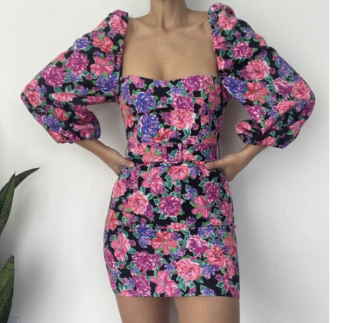 Robe zara manches bouffantes valeur 79dollars b ticket