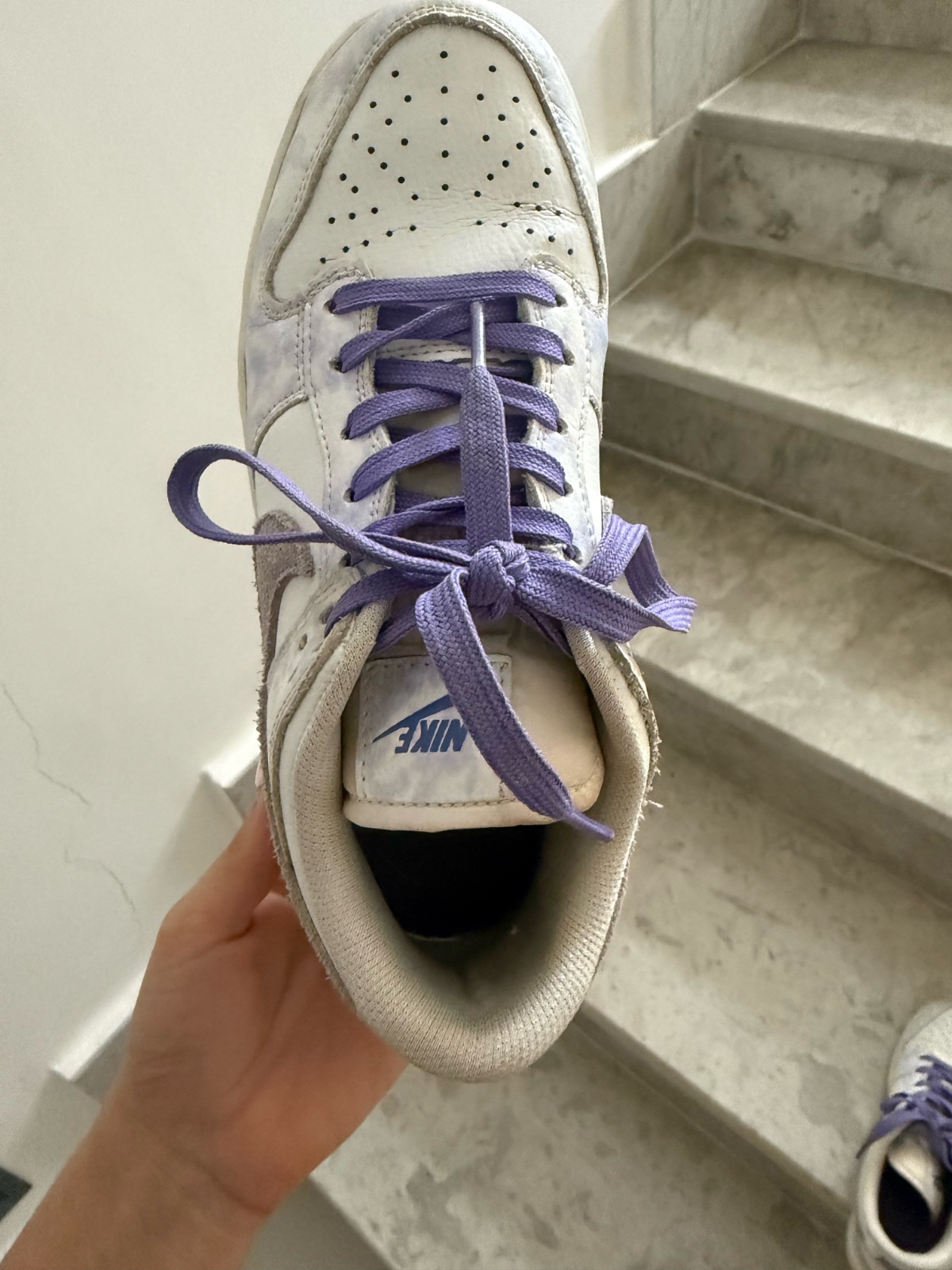 Baskets Nike Dunk Low blanc et violet