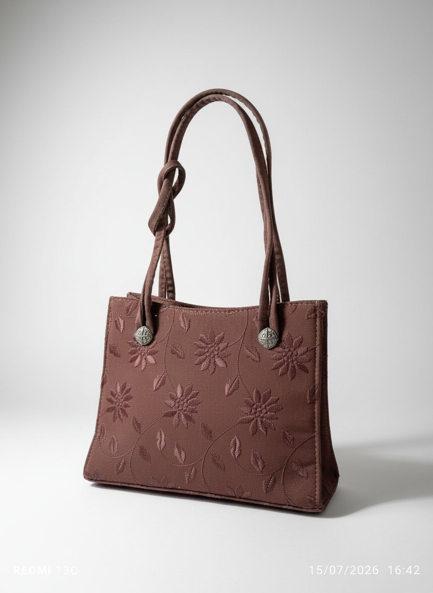 Petit sac satin avec des motifs fleural 