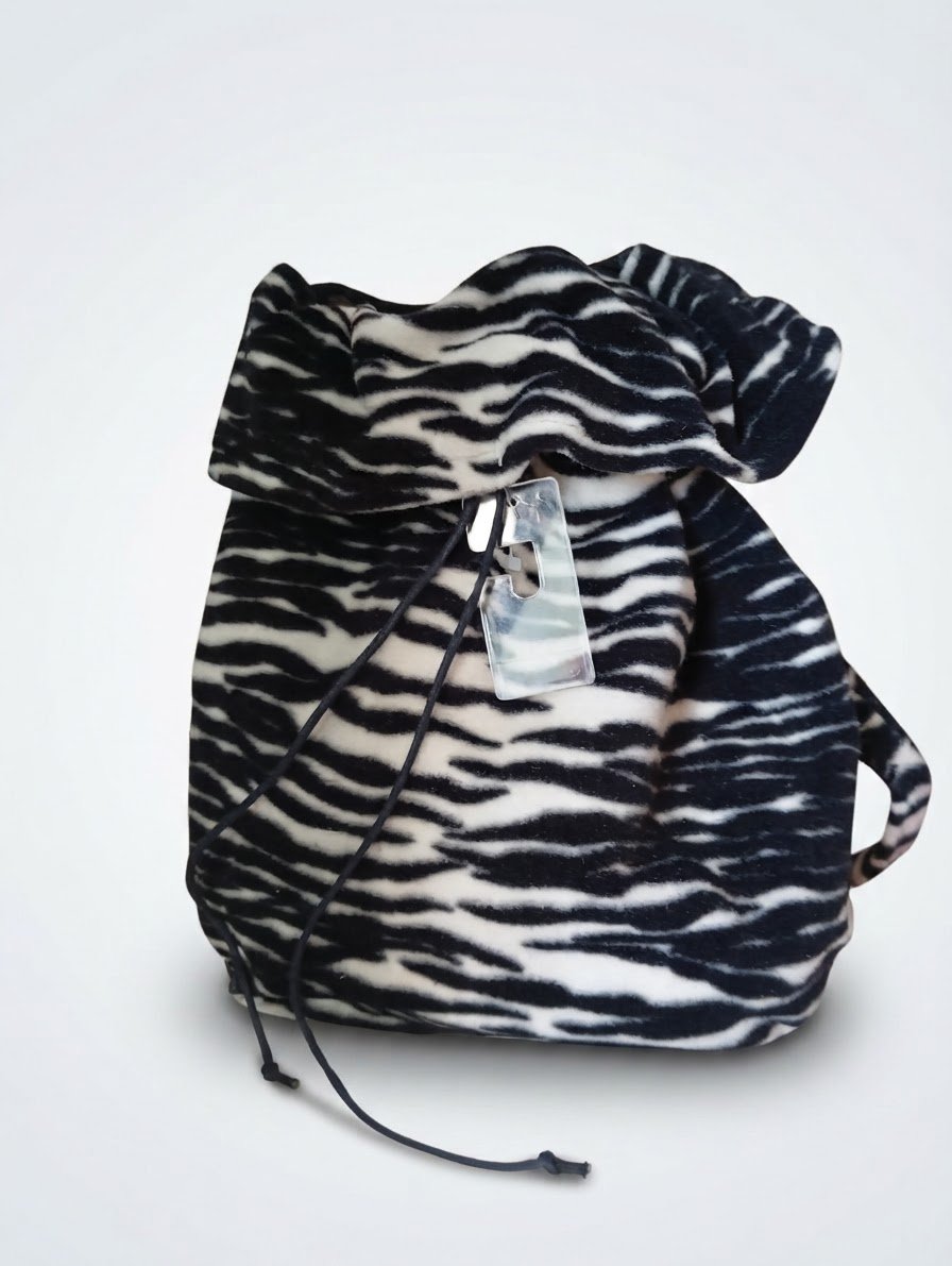 Sac à dos a motif zebre