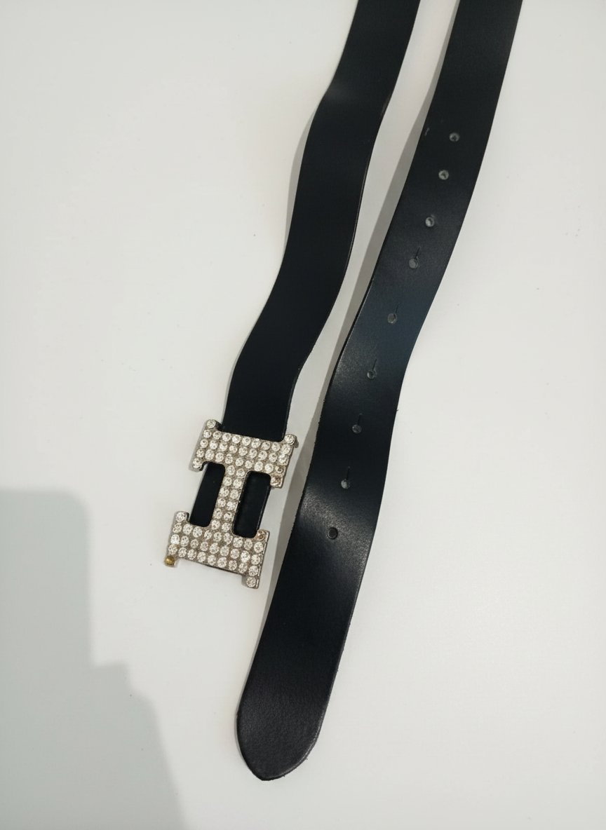 Ceinture noir avec boucle en perles 
