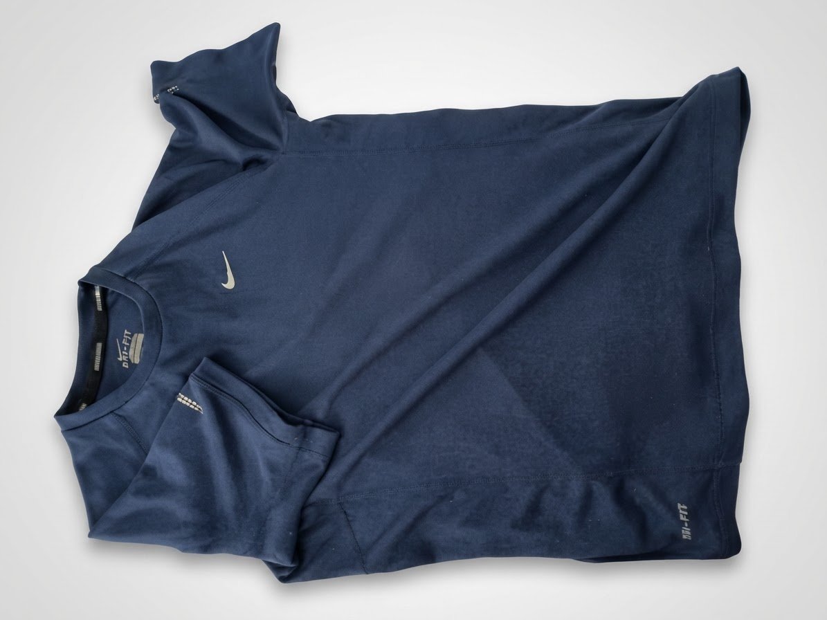 T-shirt bleu marine