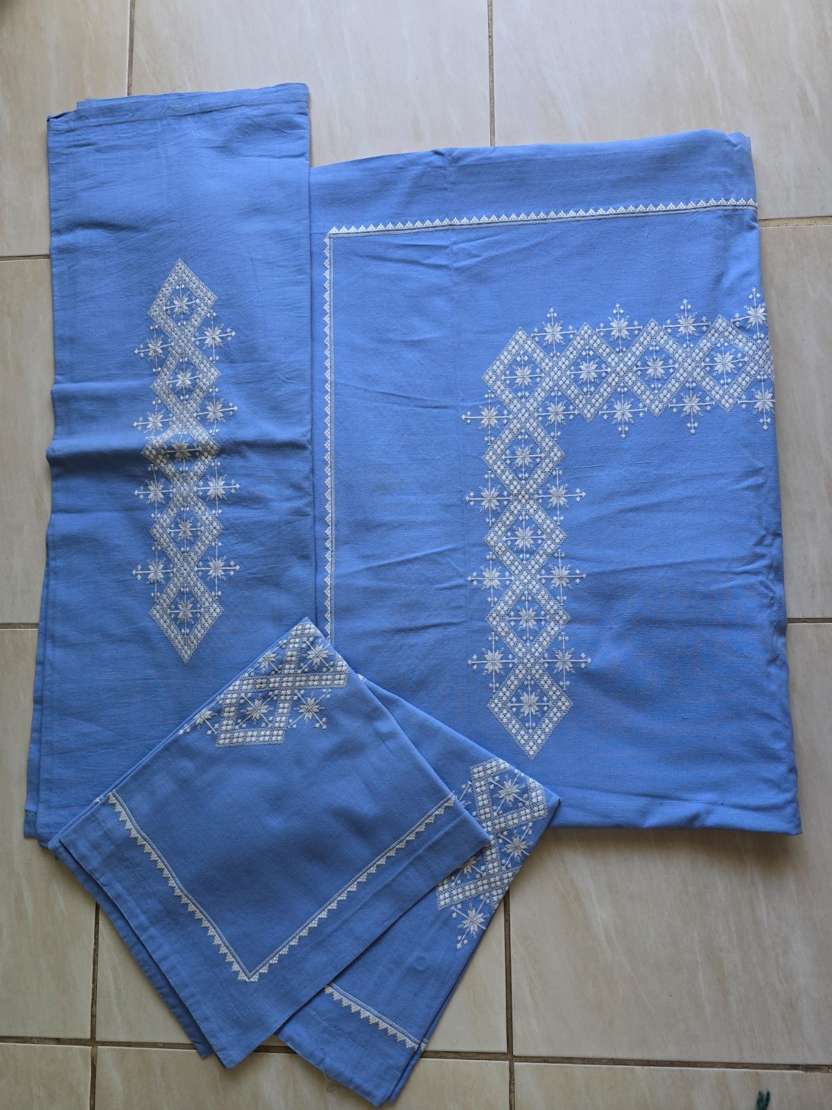 Farch karia bleu brodé à la main modèle "4orzet nabel"