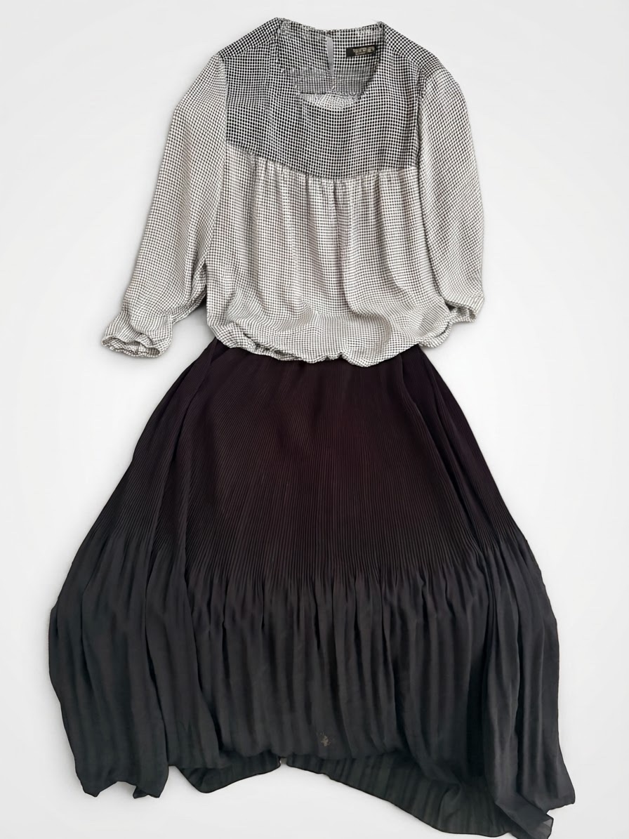 Ensemble blouse à carreaux + jupe longue plissée