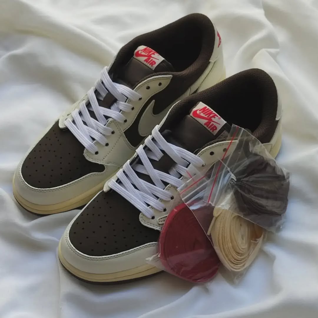 Nike air Jordan one Low Travis Scott pointure 40 neuf 