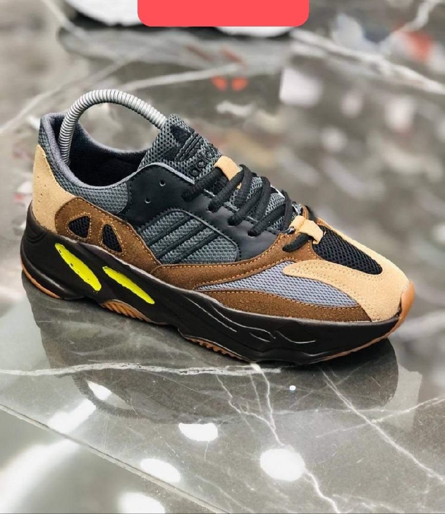 basket adidas neuf jamais porté pointure 40