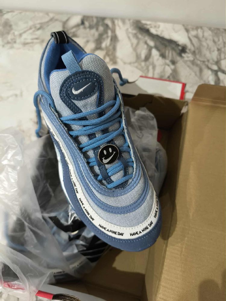 Nike Aimax 97 pointure 39 neuf jamais porté 