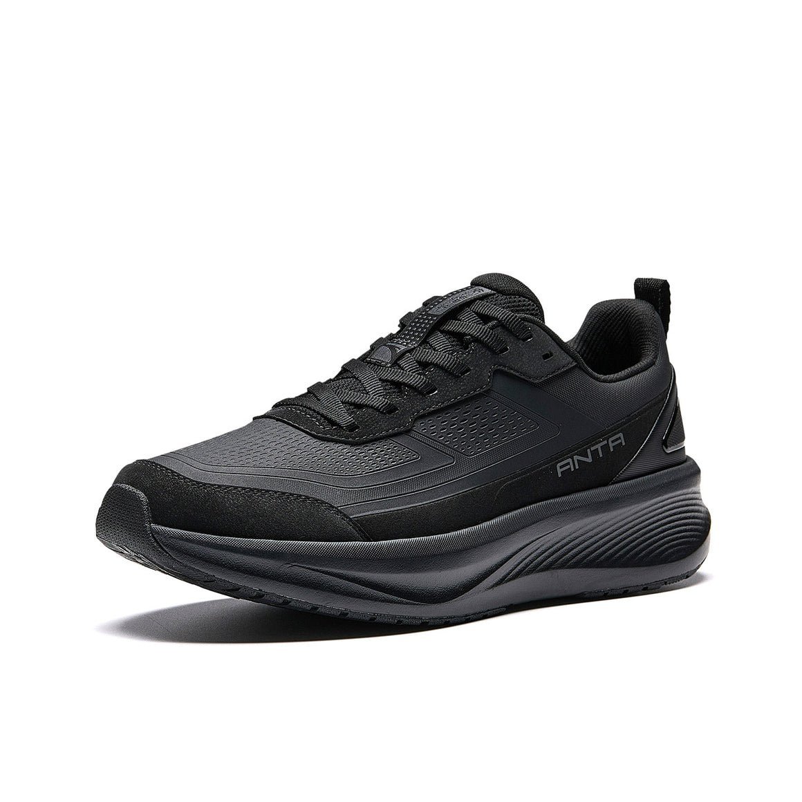 Basket anta pointure 40,5 noir jamais porté Dans son paquet 
