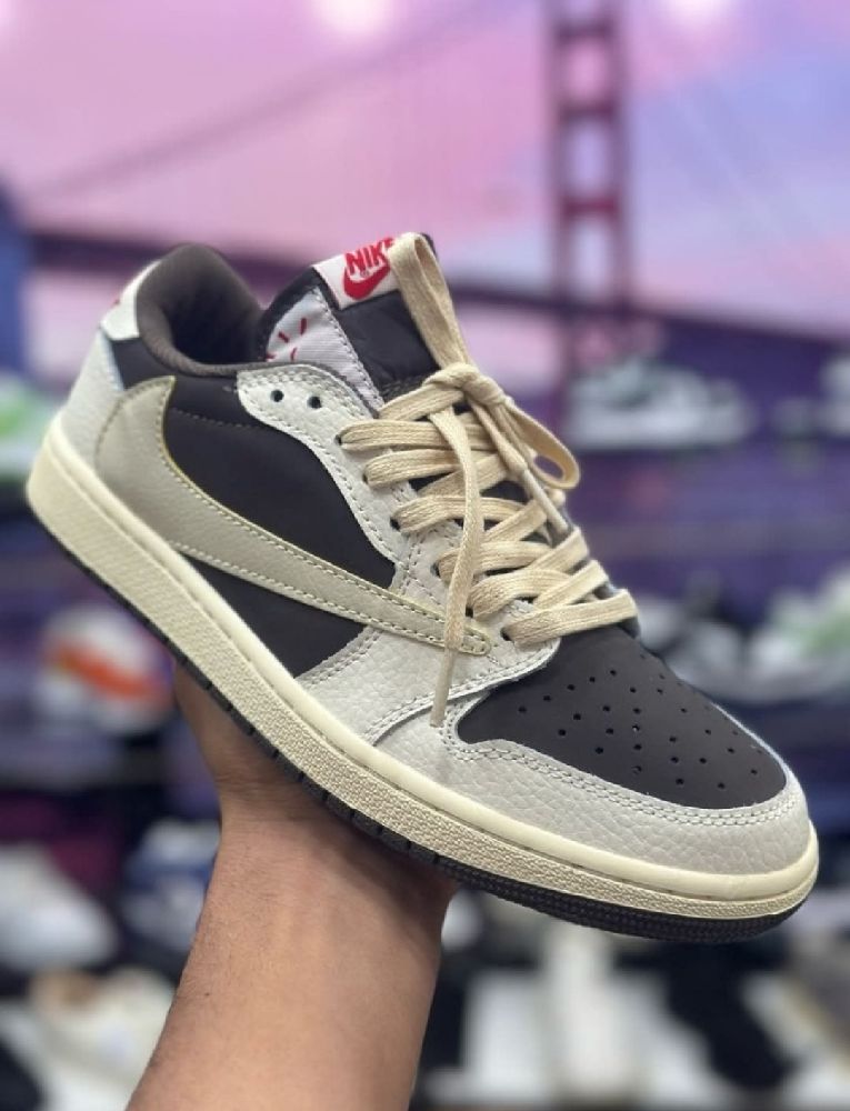 Nike air Jordan one Low pointure 41 neuf jamais porté 