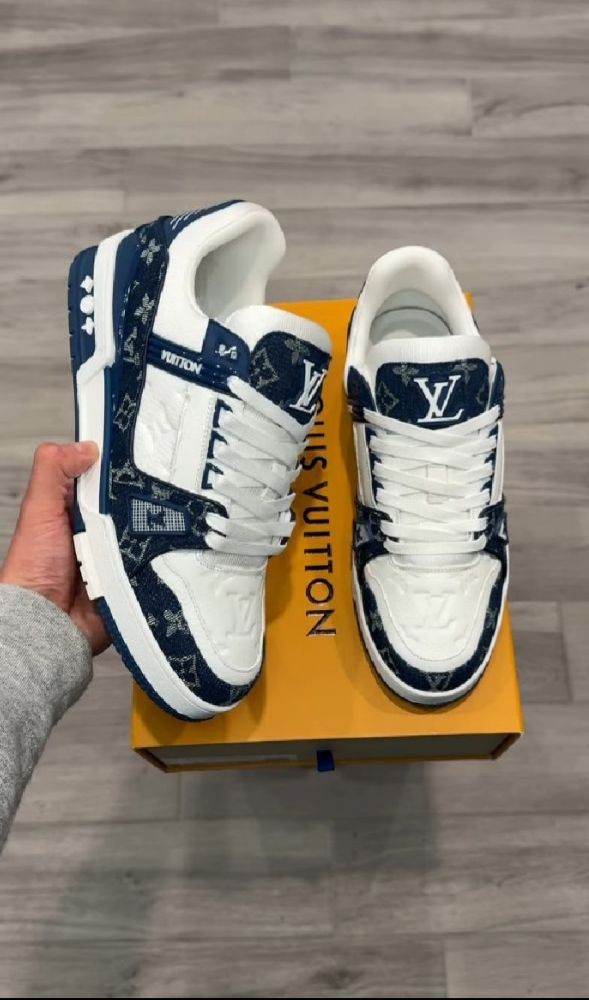 Sneaker Lv trainer pointure 41 neuf jamais porté 