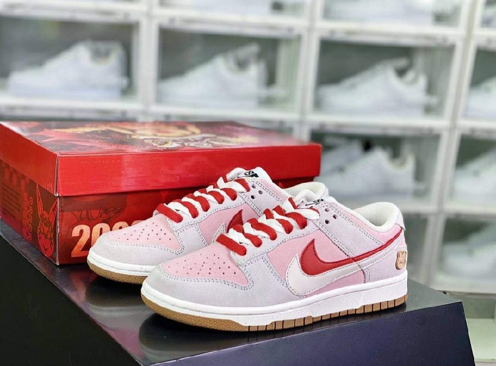 Nike rabbit neuf jamais porté pointure 36