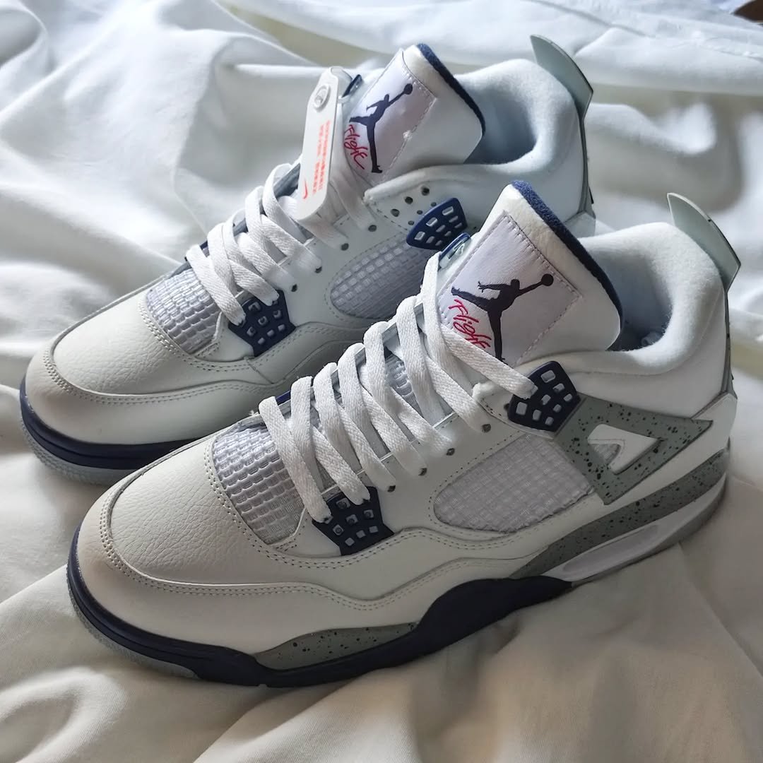 Nike air Jordan 4 retro pointure 39 neuf jamais porté 