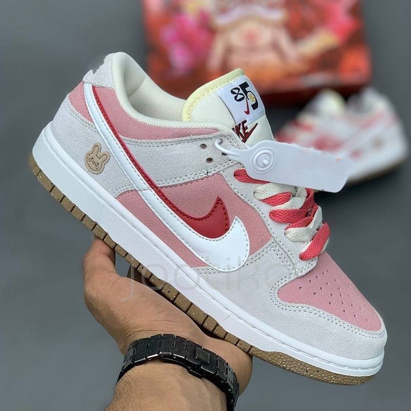 Nike SB dunk rabbit pointure 36 neuf jamais porté 