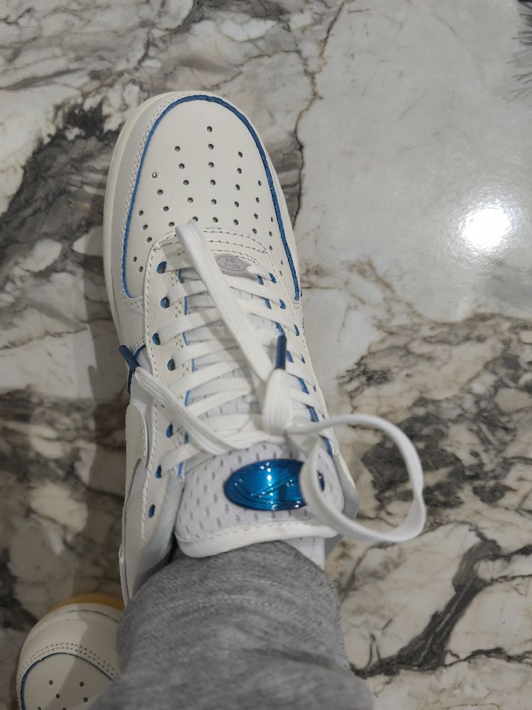 Nike air force one pointure 39 neuf jamais porté 