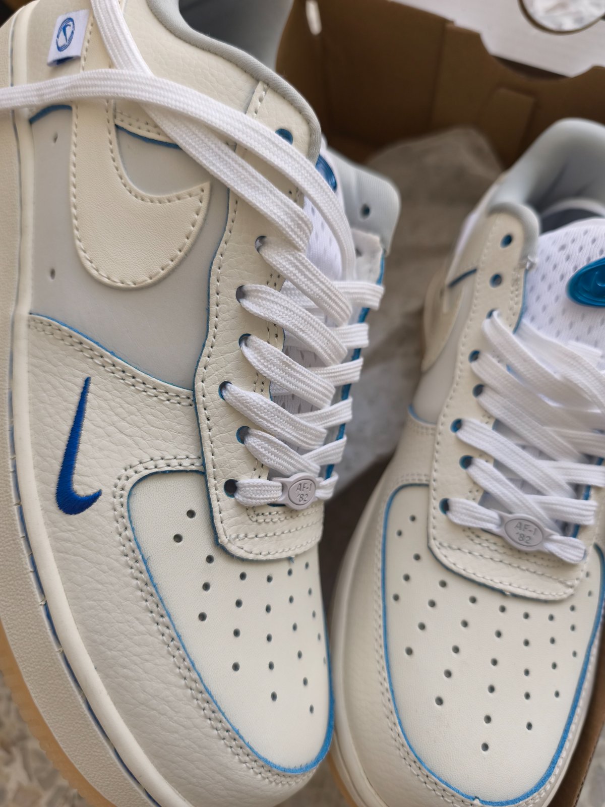 Nike air force one pointure 41 neuf jamais porté 
