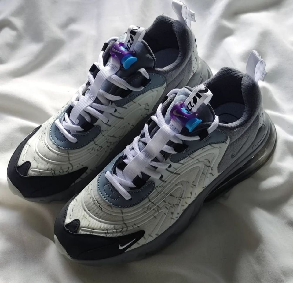 Nike Airmax Travis Scott neuf jamais porté pointure 40