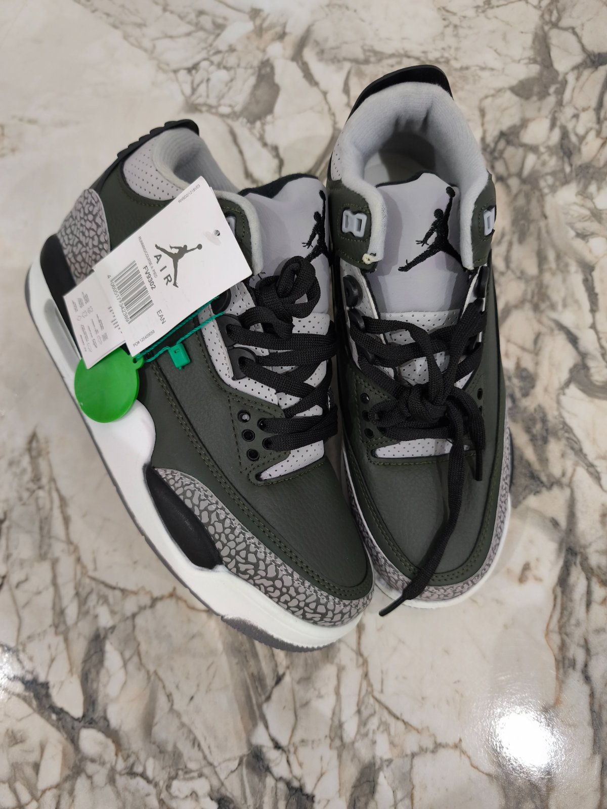 Nike air Jordan 3 pointure 40 neuf jamais porté 