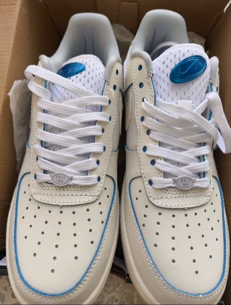 Nike Air force one pointure 39 neuf jamais porté 