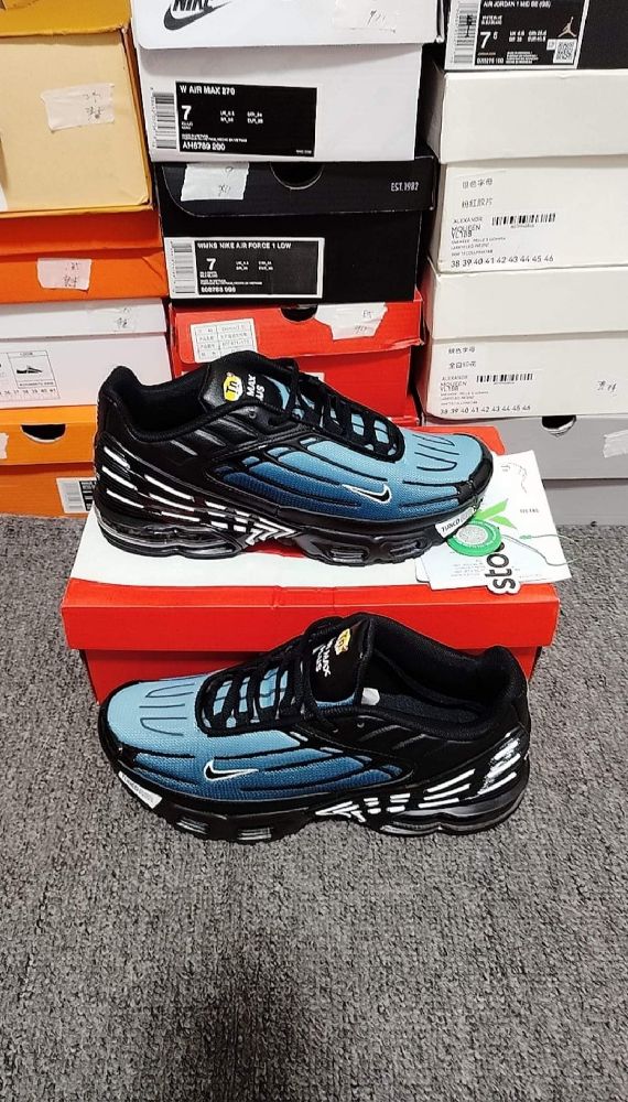 Nike Air max 3 plus pointure 41  neuf jamais porté 