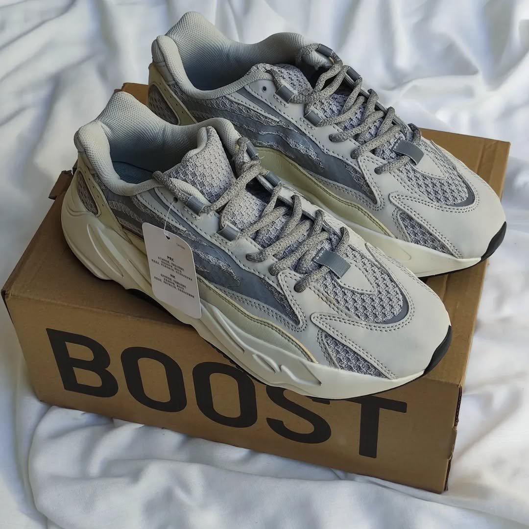 Adidas Yeezy v2 pointure 40 neuf 