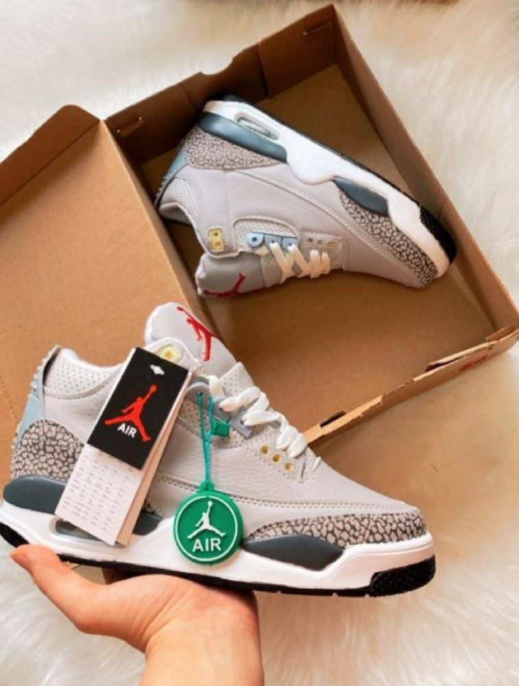 Nike Air Jordan 3 gris neuf jamais porté pointure 40 