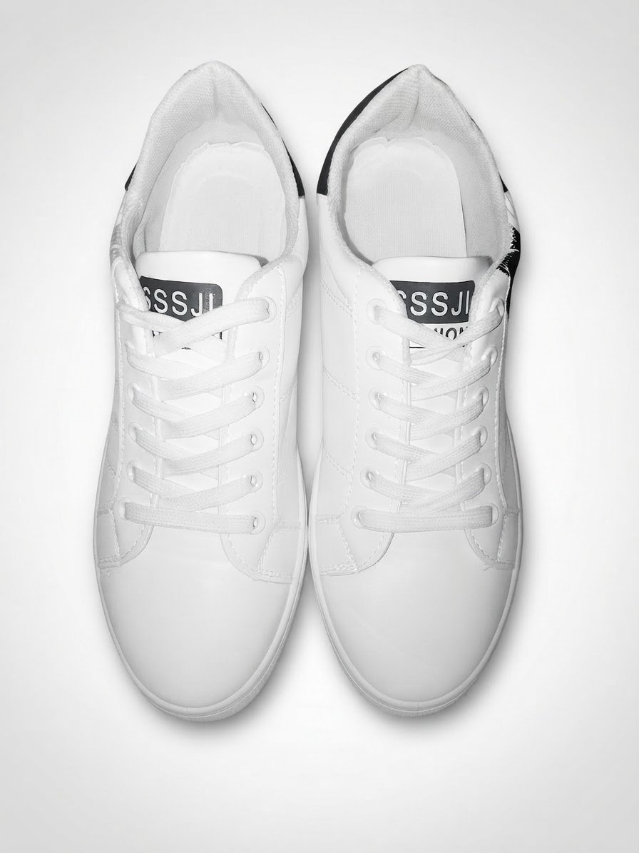 Chaussures blanches en bon état 