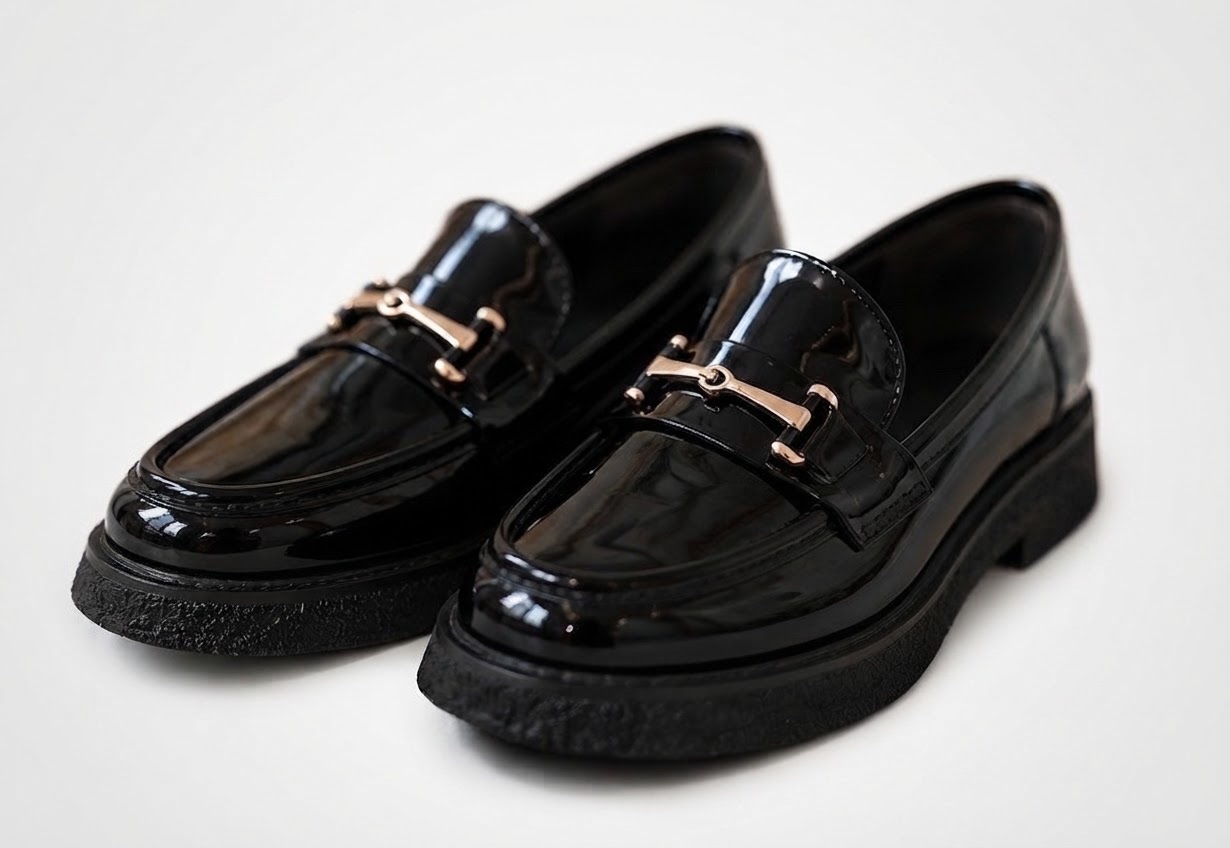Derbies noirs vernis – Pointure 39