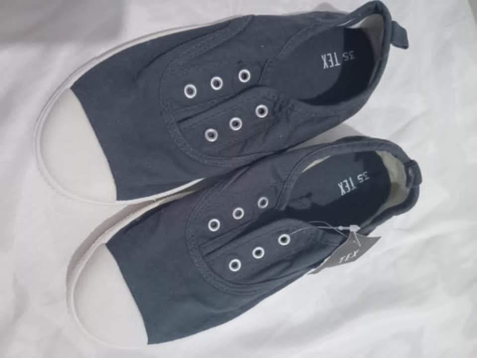 Chaussure fille taille 35 neuve
