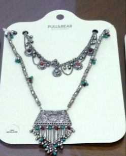 Collier long style traditionnel 