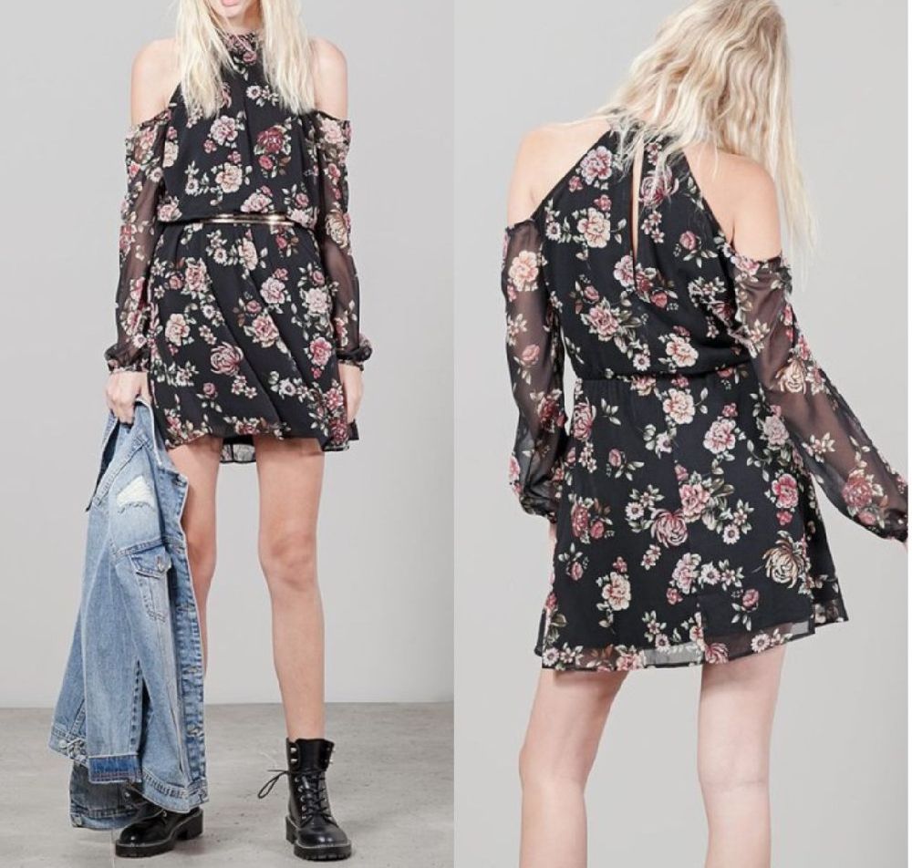 Robe fleuri épaules nus