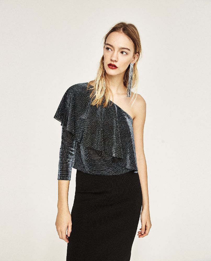 pull one shoulder Zara étincelant 
