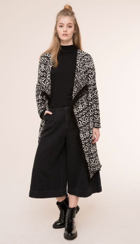 Cardigan avec motif blanc et noir 