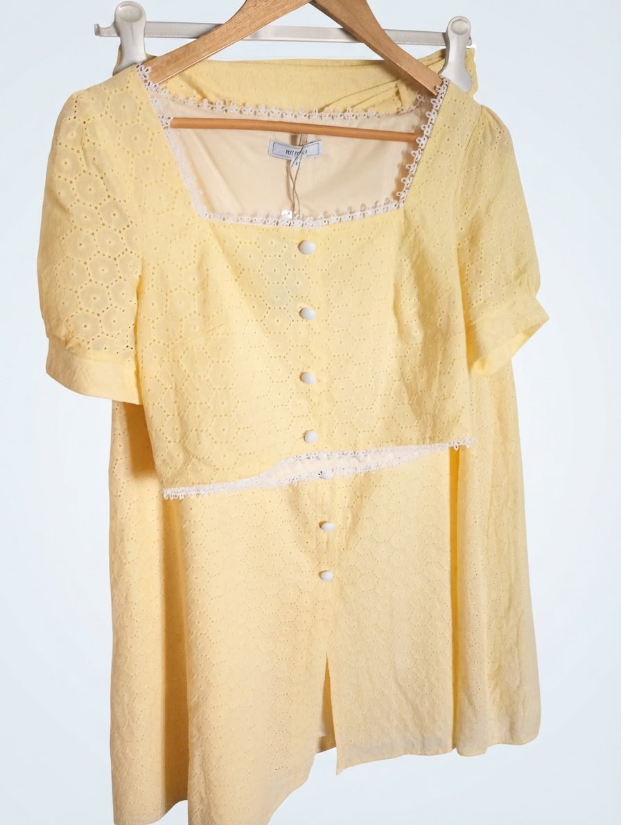 Deux pièces en broderie anglaise RIHOAS 