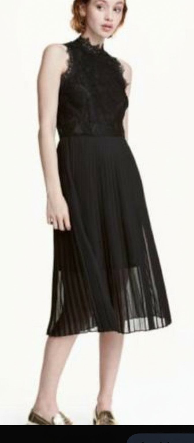 Robe en dentelle noir midi 