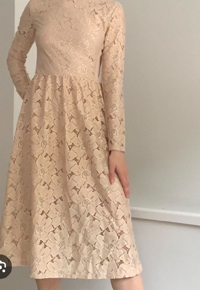 Robe en dentelle pêche HM 