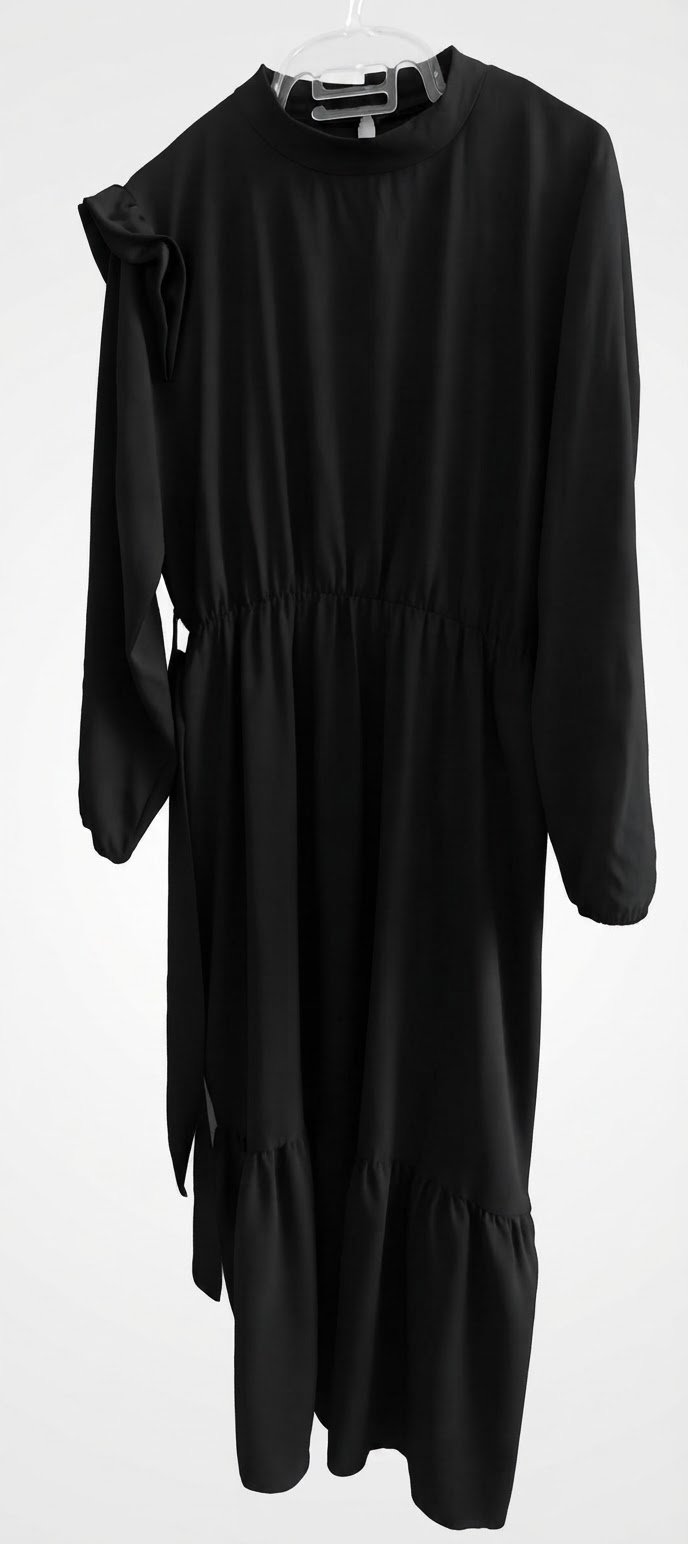 Robe noir longue  à volant taille L