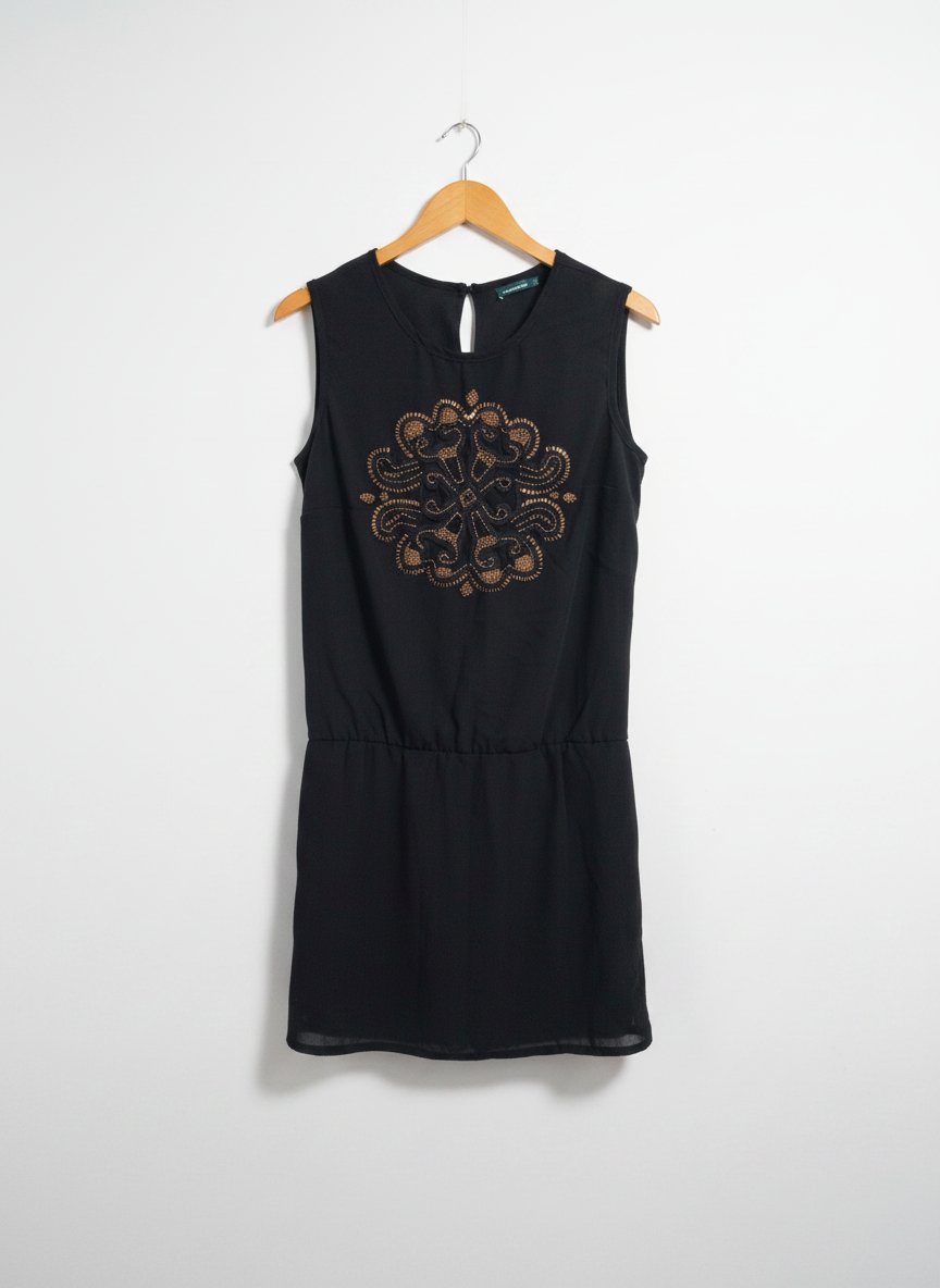 Robe noir avec design taille 42