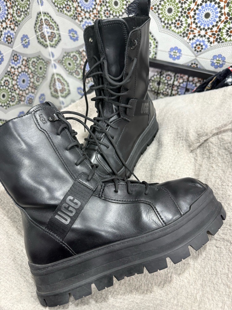 Boots UGG en cuir veritable 