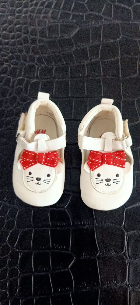 Chaussures Bebes Filles Pour Filles H M Taille Pointure 16 Dabchy Com