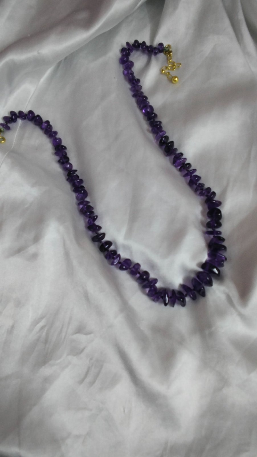 Purple necklace/ Collier 