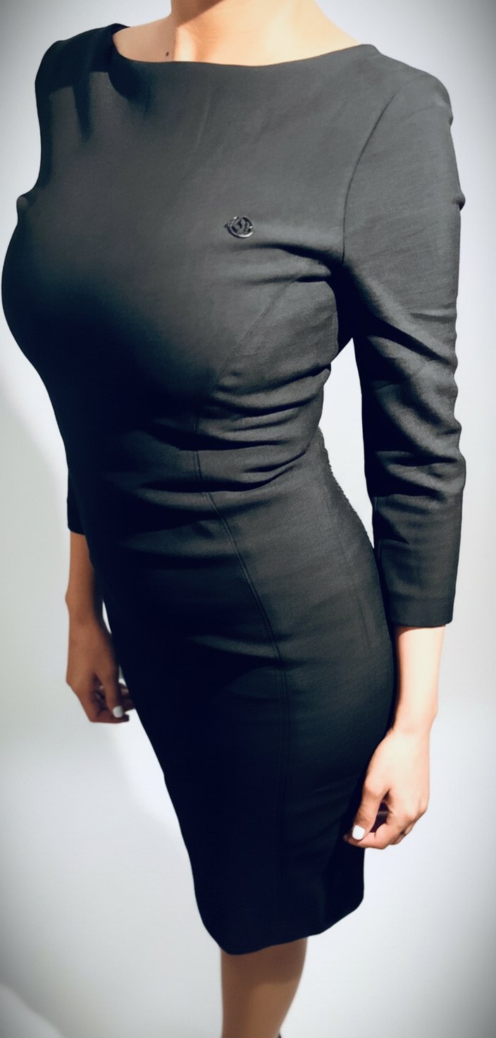 Robe noir de la marque "Organic Topless" 
