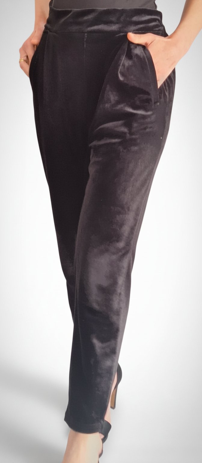Pantalon fluide en velours noir coupe carotte / jogger – H&M