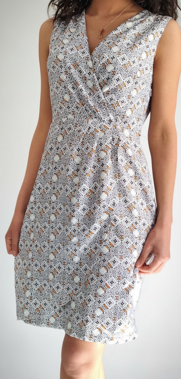 Robe gris avec des motifs de la marque " H&M "