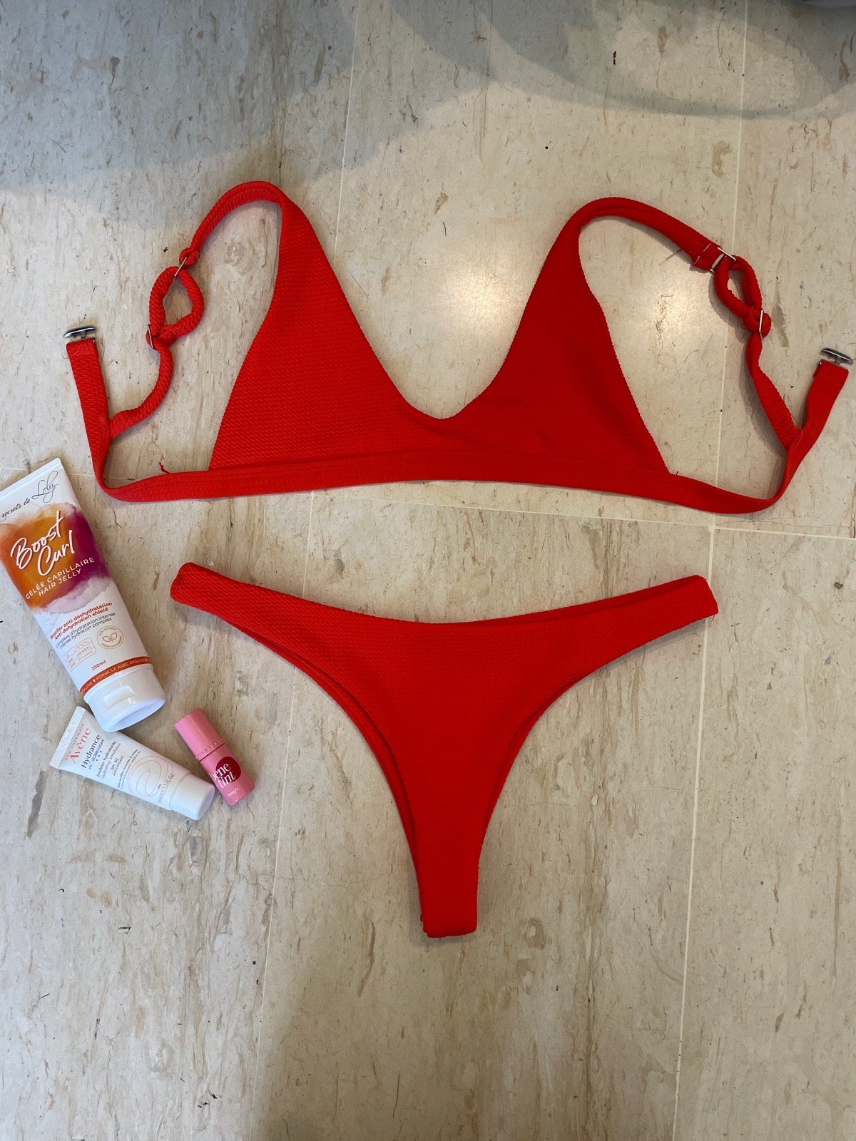 Maillot de bain couleur corail 