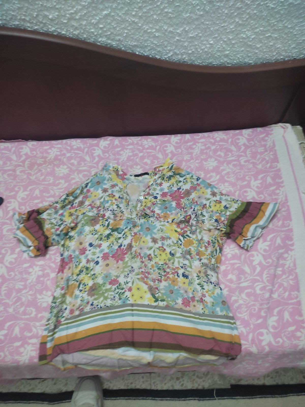 Chemise fleurie à manches courtes