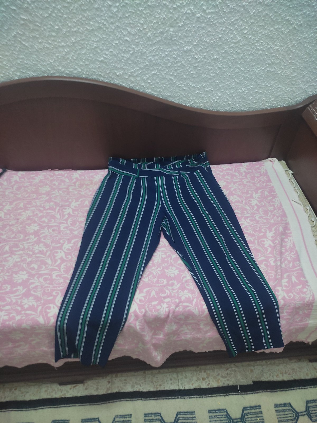 Pantalon bleu marine à rayures 