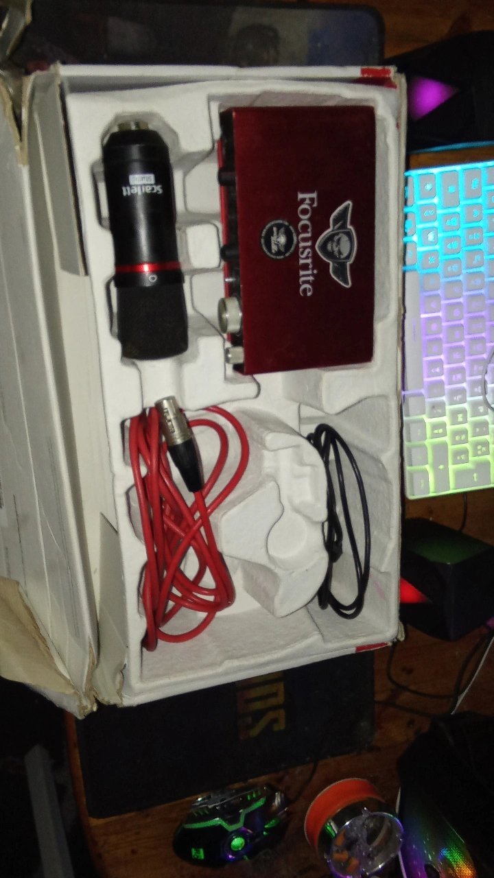 Pack Focusrite 2i2 bone etat 