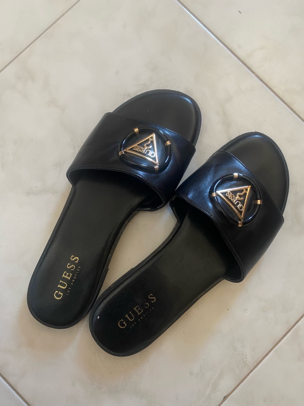 Claquettes GUESS