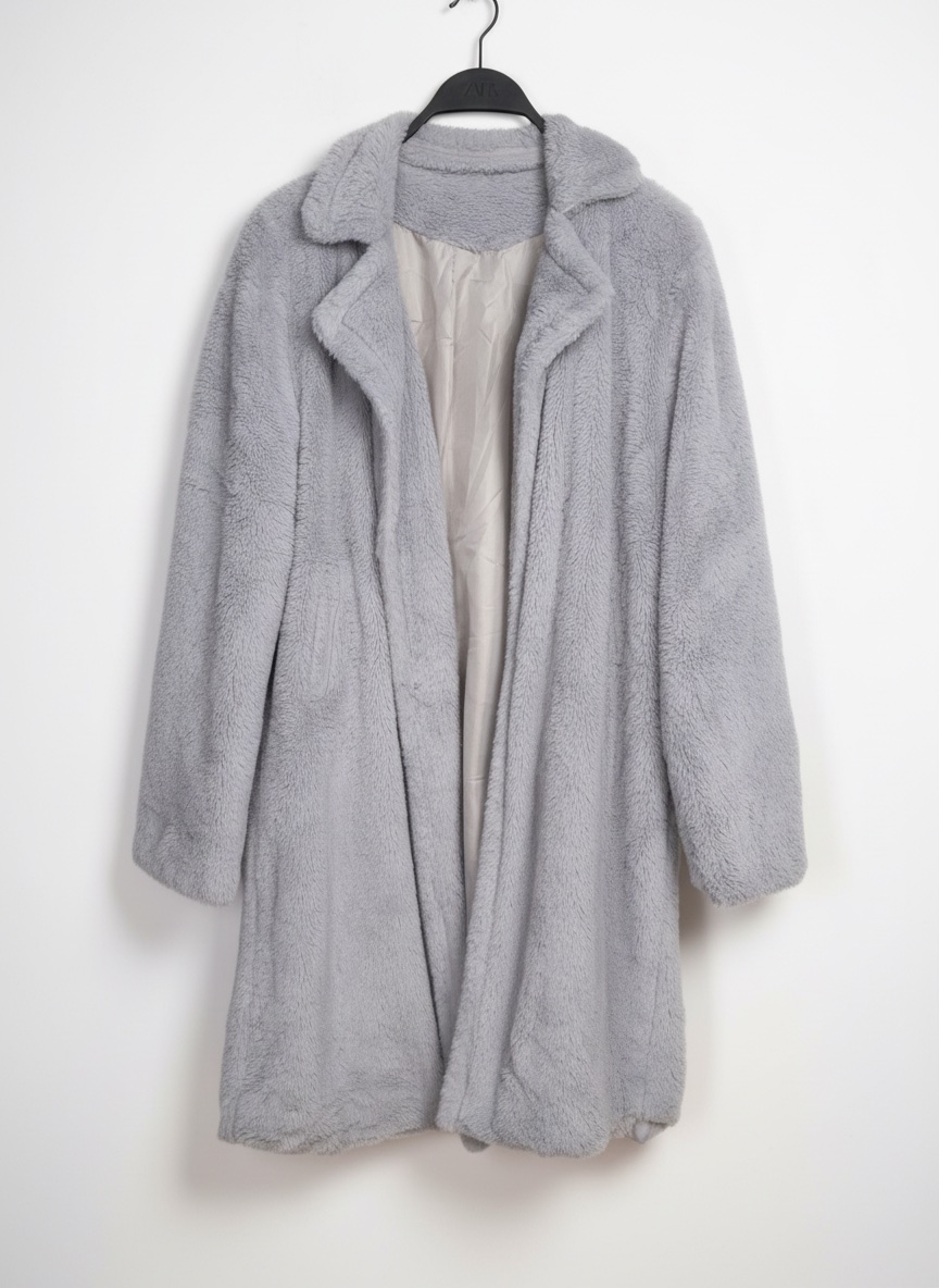 Manteau en fausse fourrure gris oversize 